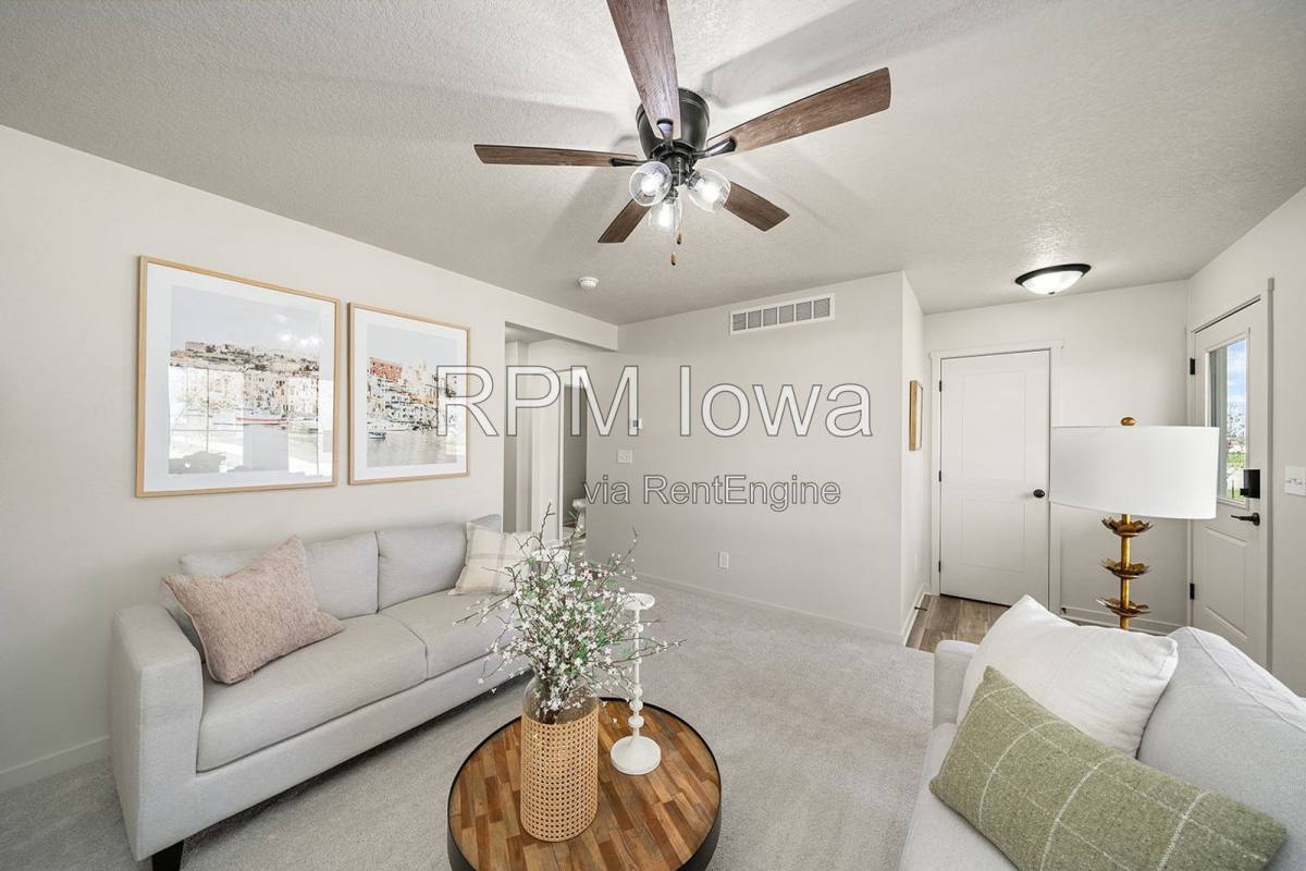 329 Freedom Wy – photo 3