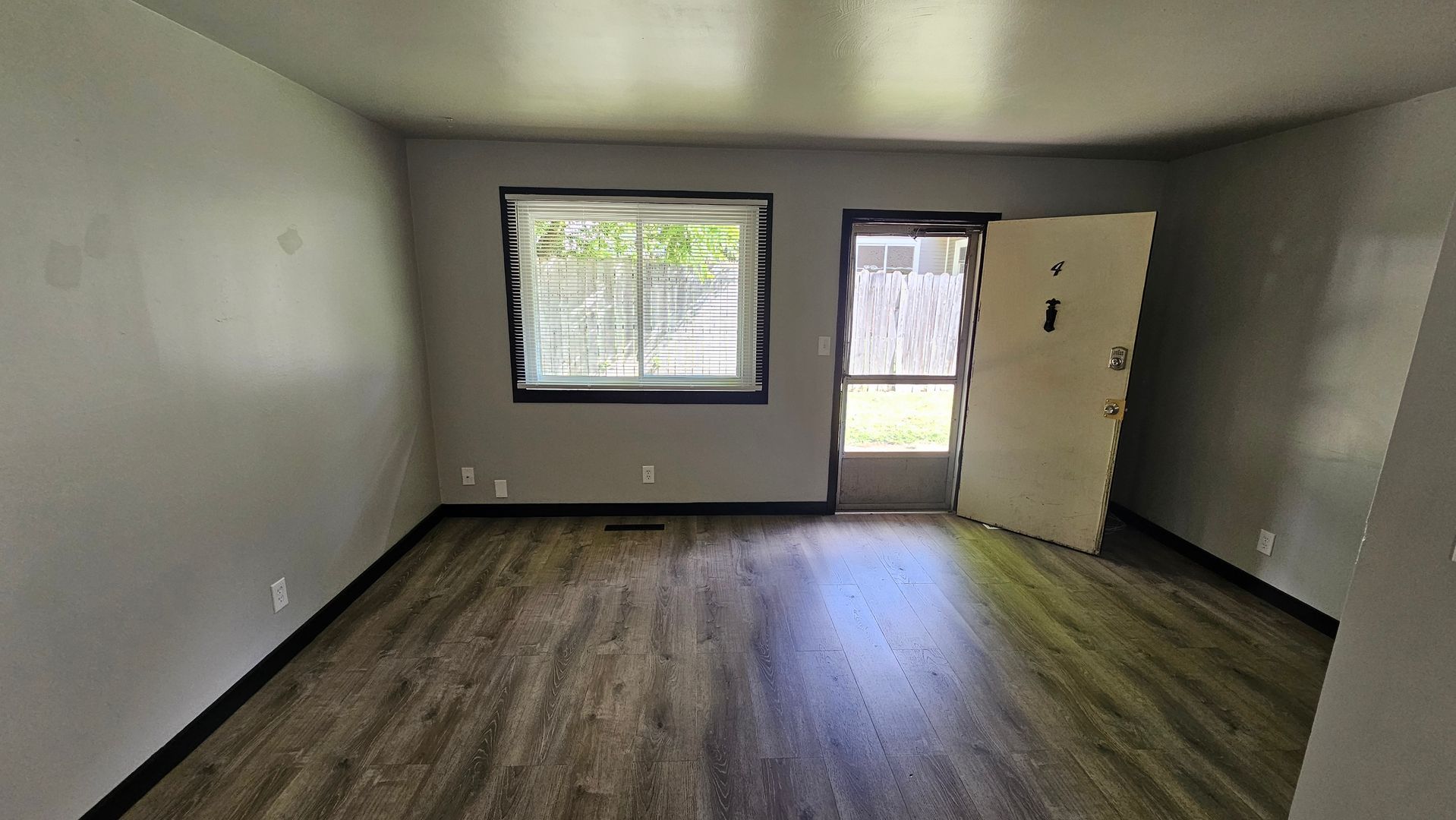 126 Poplar St unit #4 – photo 1