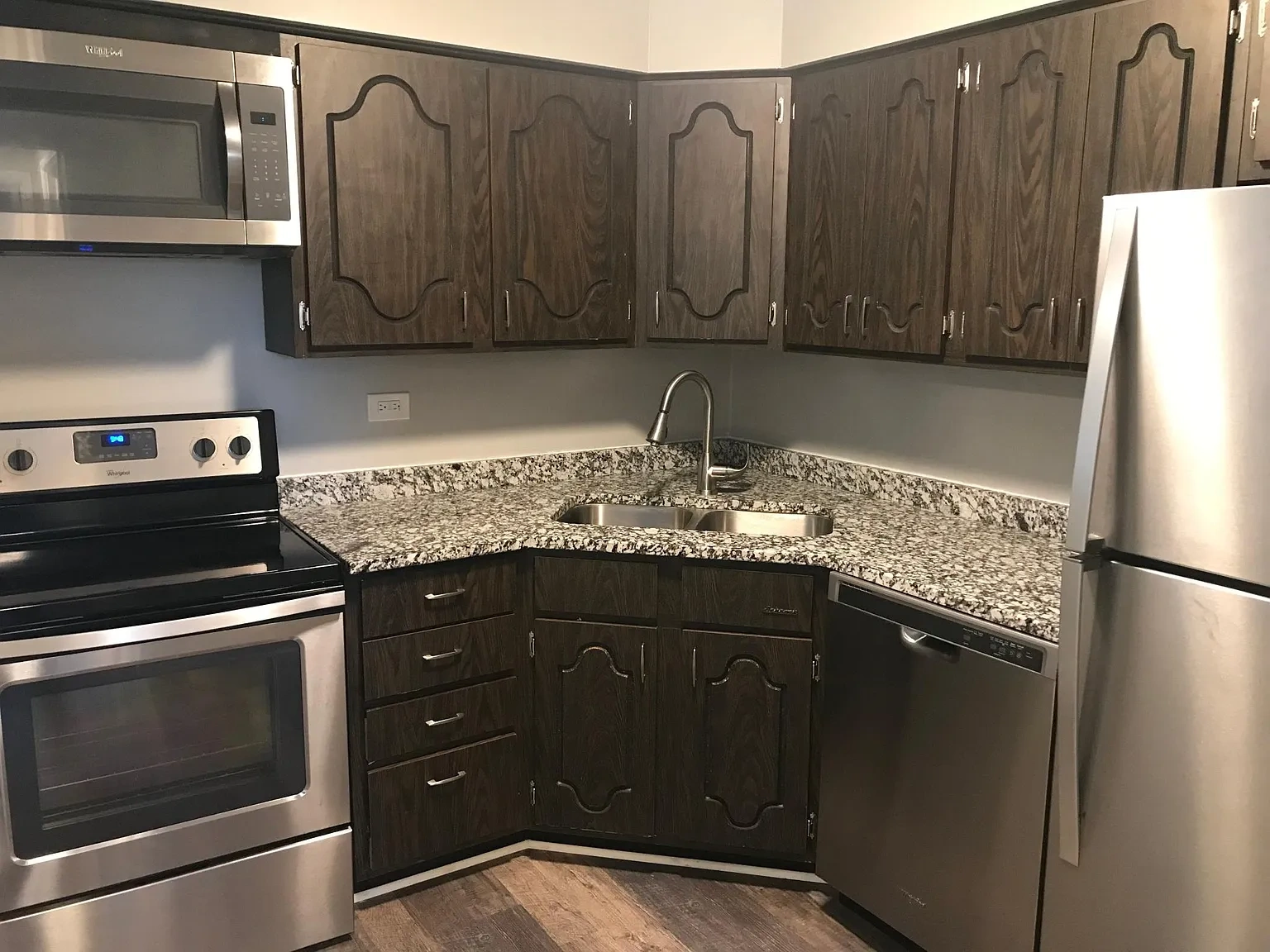 313 & 329 N Maple St – photo 3