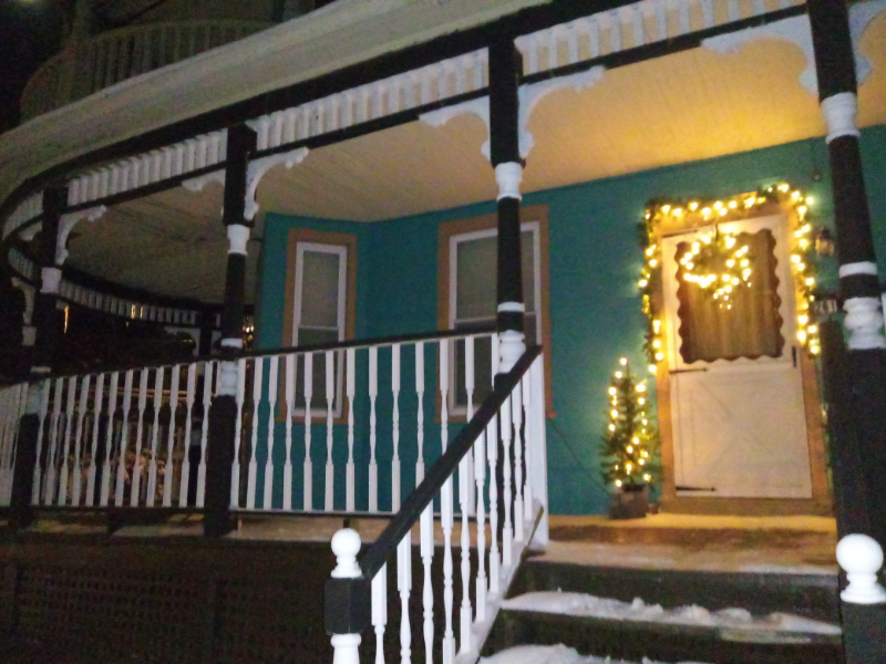 261 Maple St – photo 2