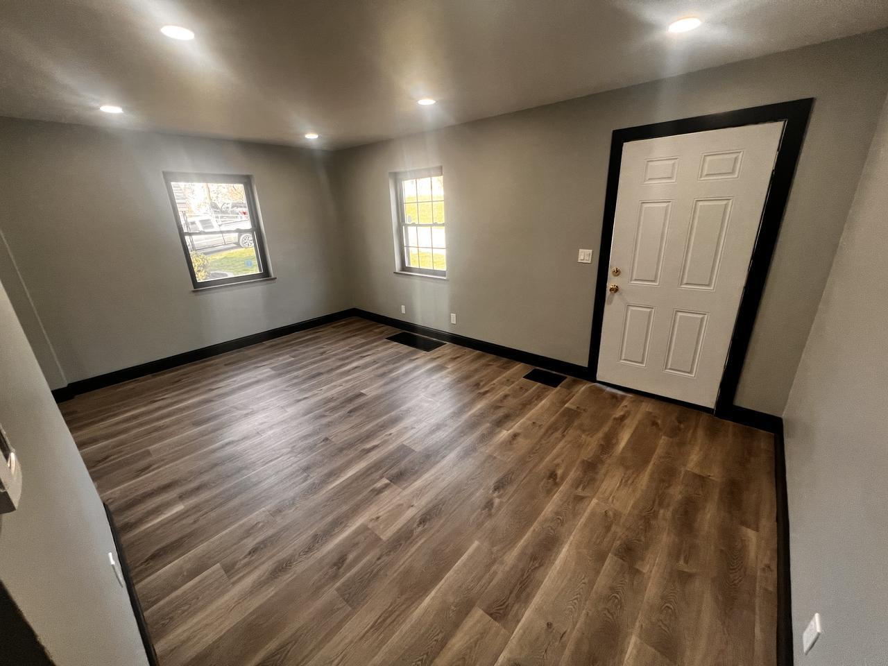3077 Worthington Ave – photo 2