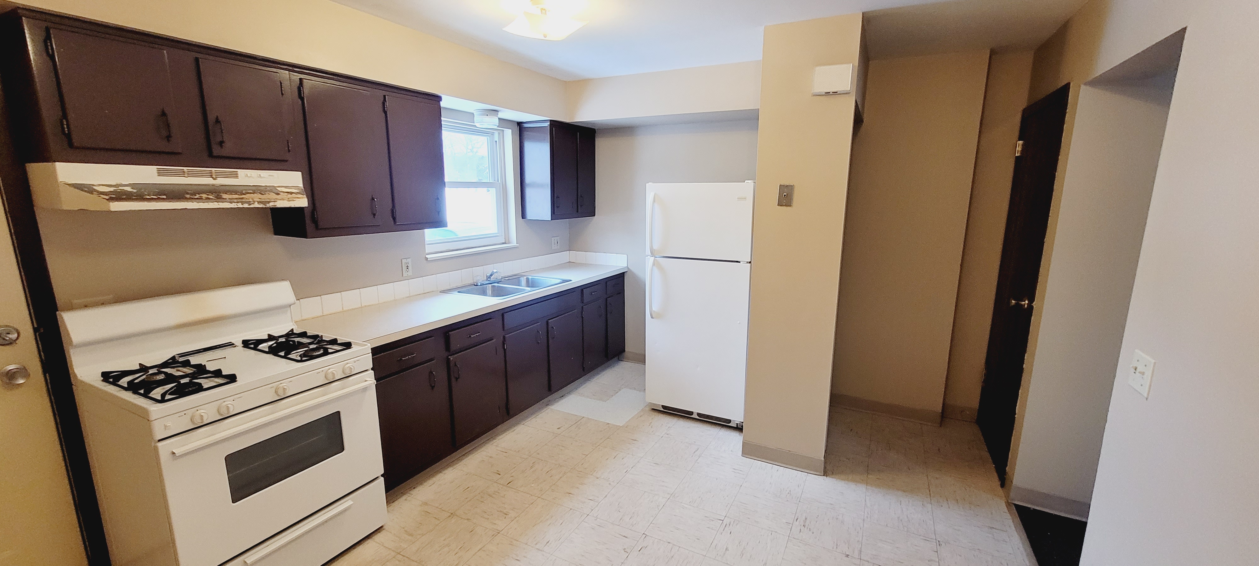 1634 10th St NE unit 00 – photo 1