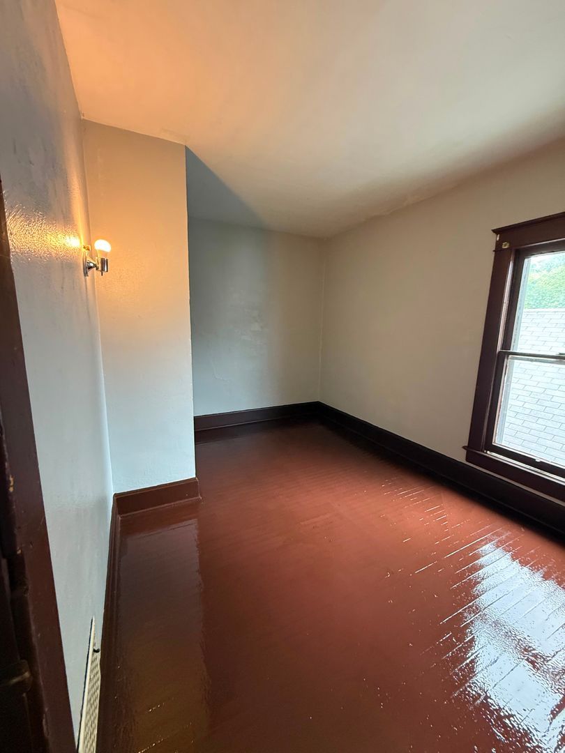 83 N 10th St – photo 5
