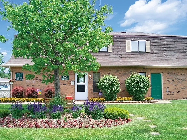 Abbington Village Apartments – photo 2