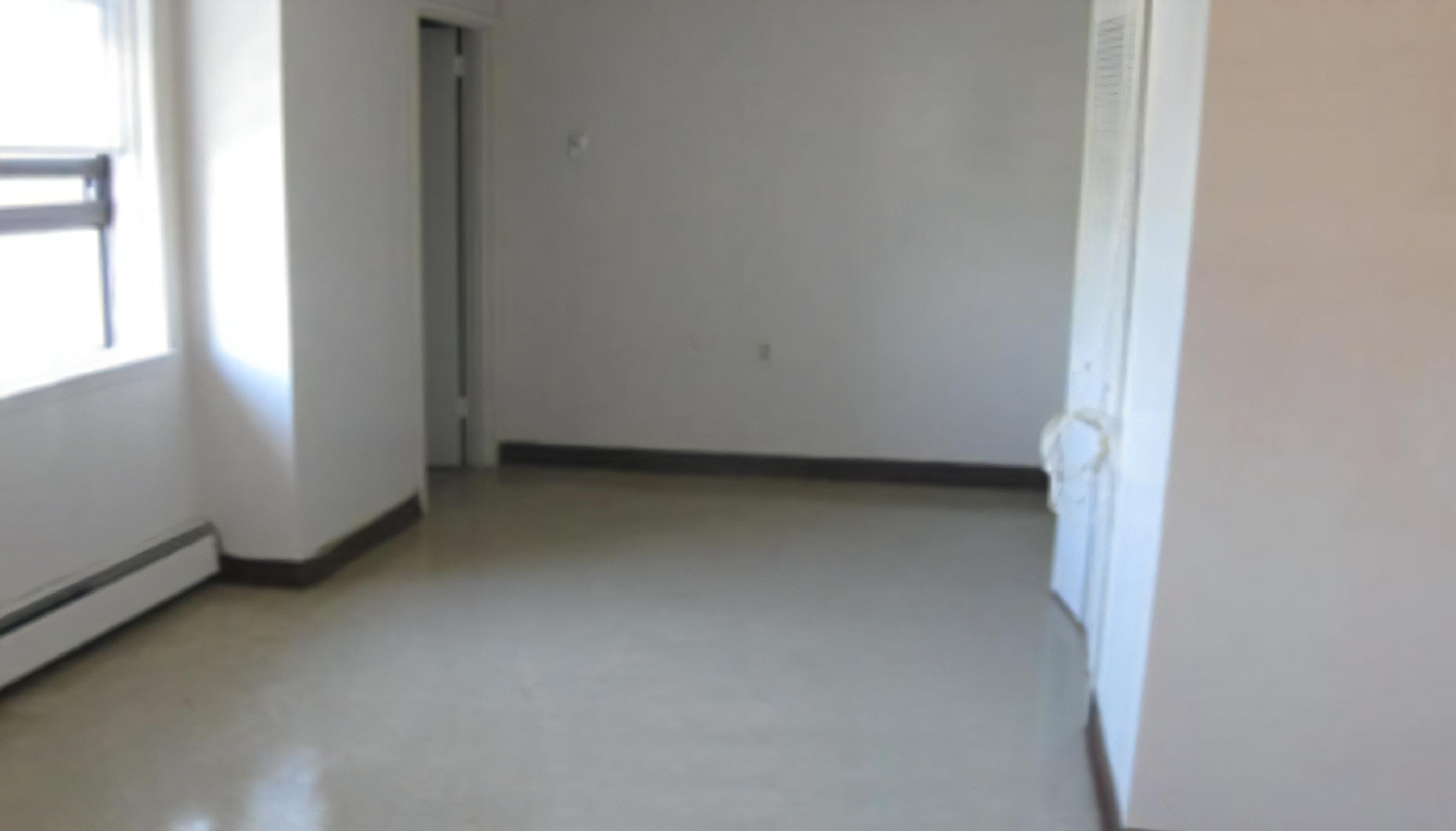591 Montgomery St – photo 4