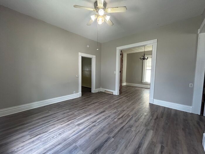 309 W 11th St – photo 2