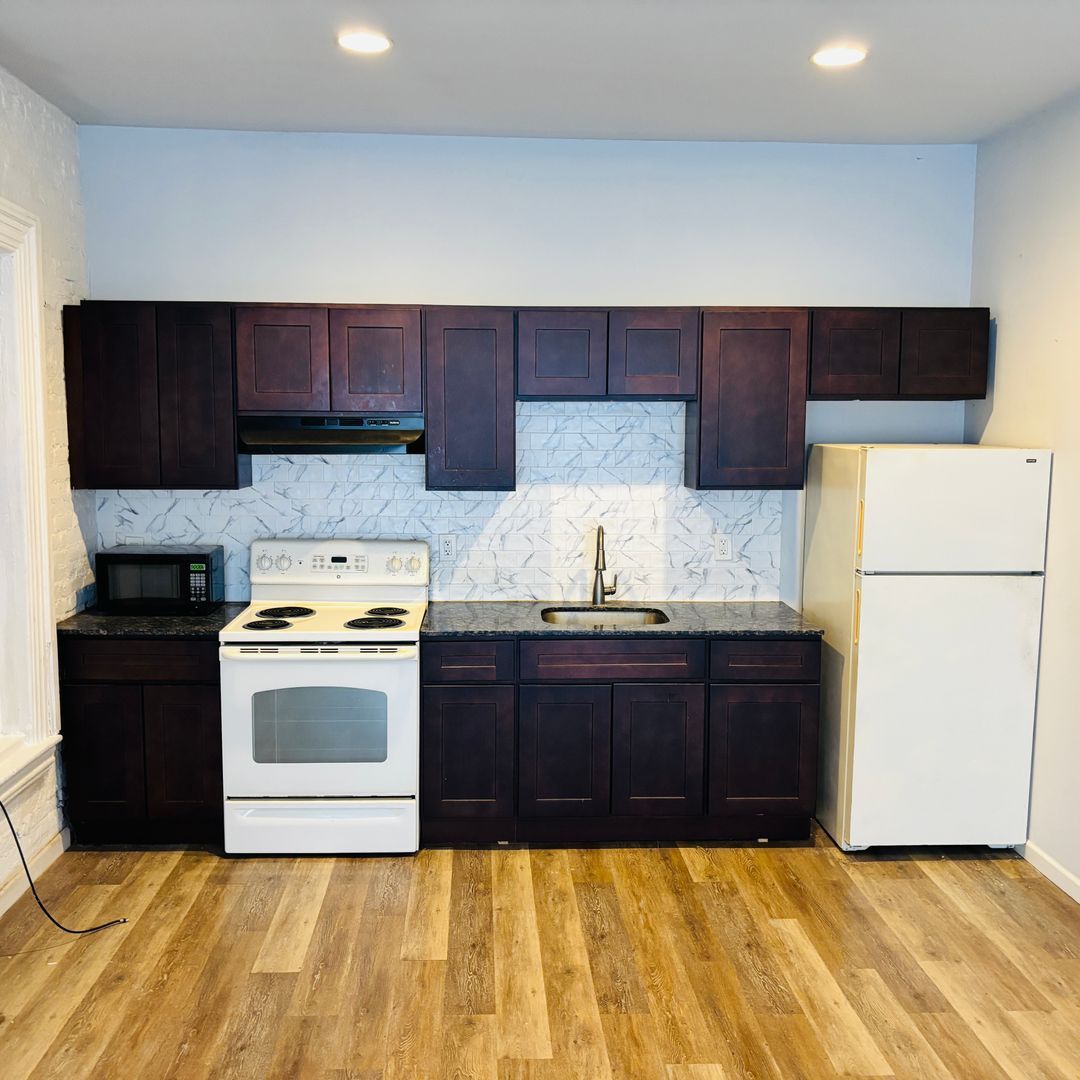 618 W Chew St unit 618-2F – photo 2