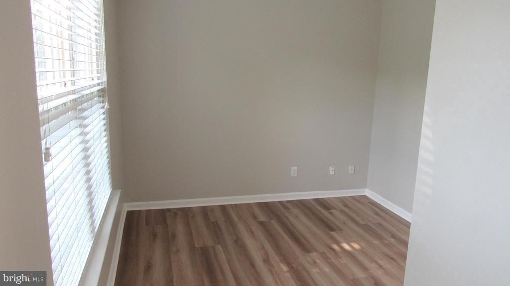 1045 Fallbrook Ln – photo 4