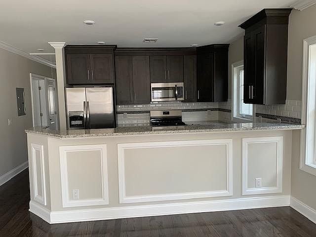 207 Seeley Ave – photo 5