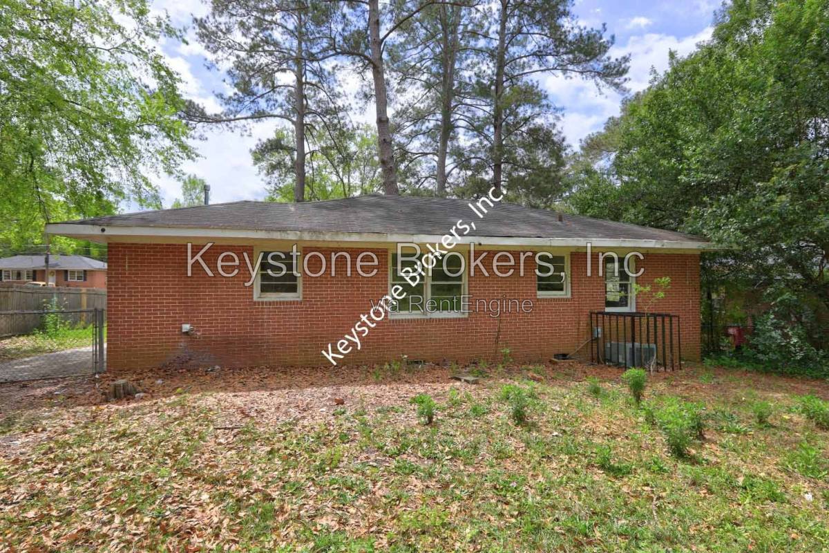 2634 Tredway Dr – photo 2