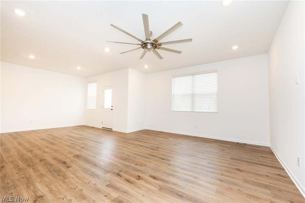 98 Brewster Dr – photo 2