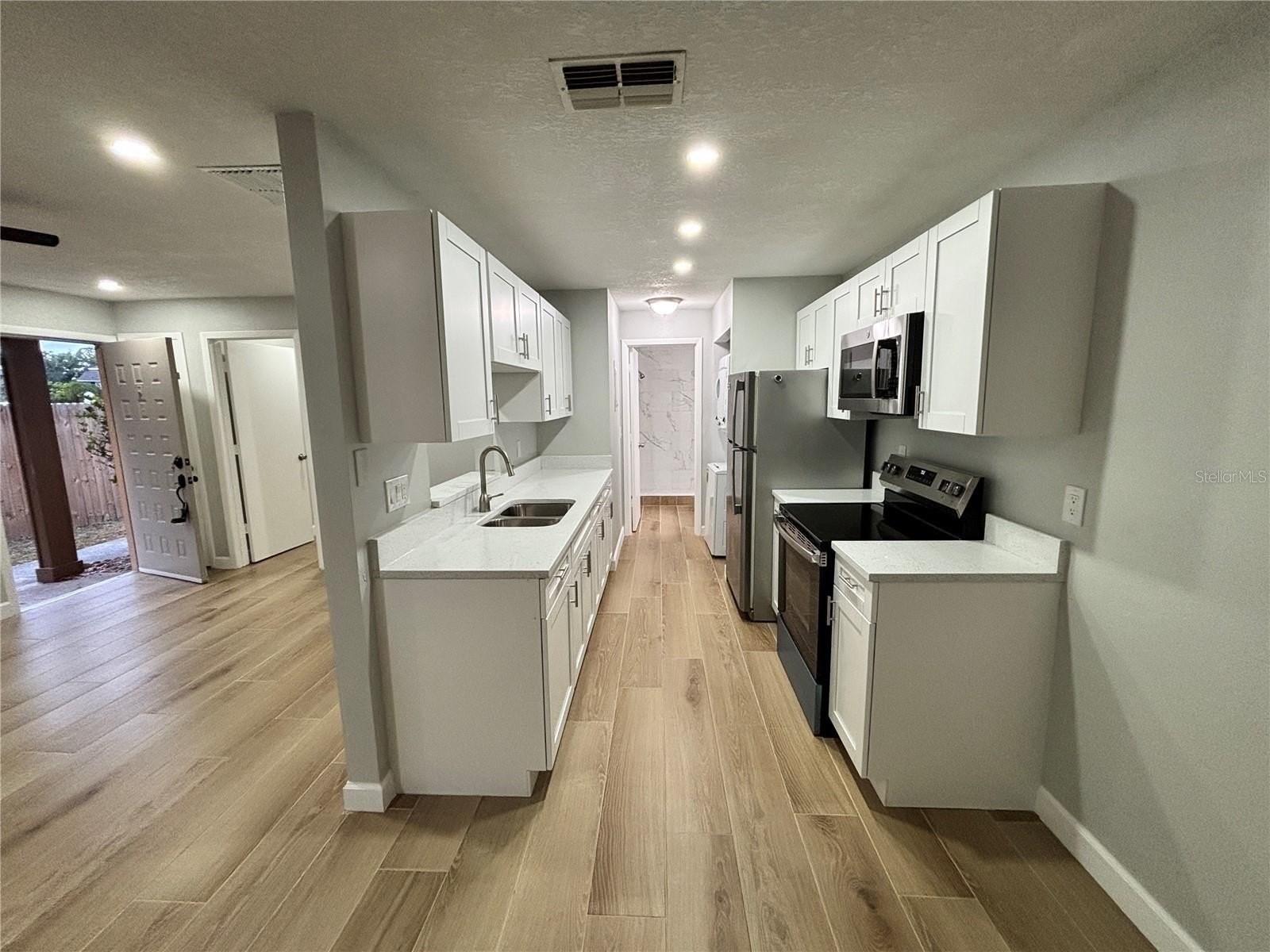 14025 Village View Dr – photo 5