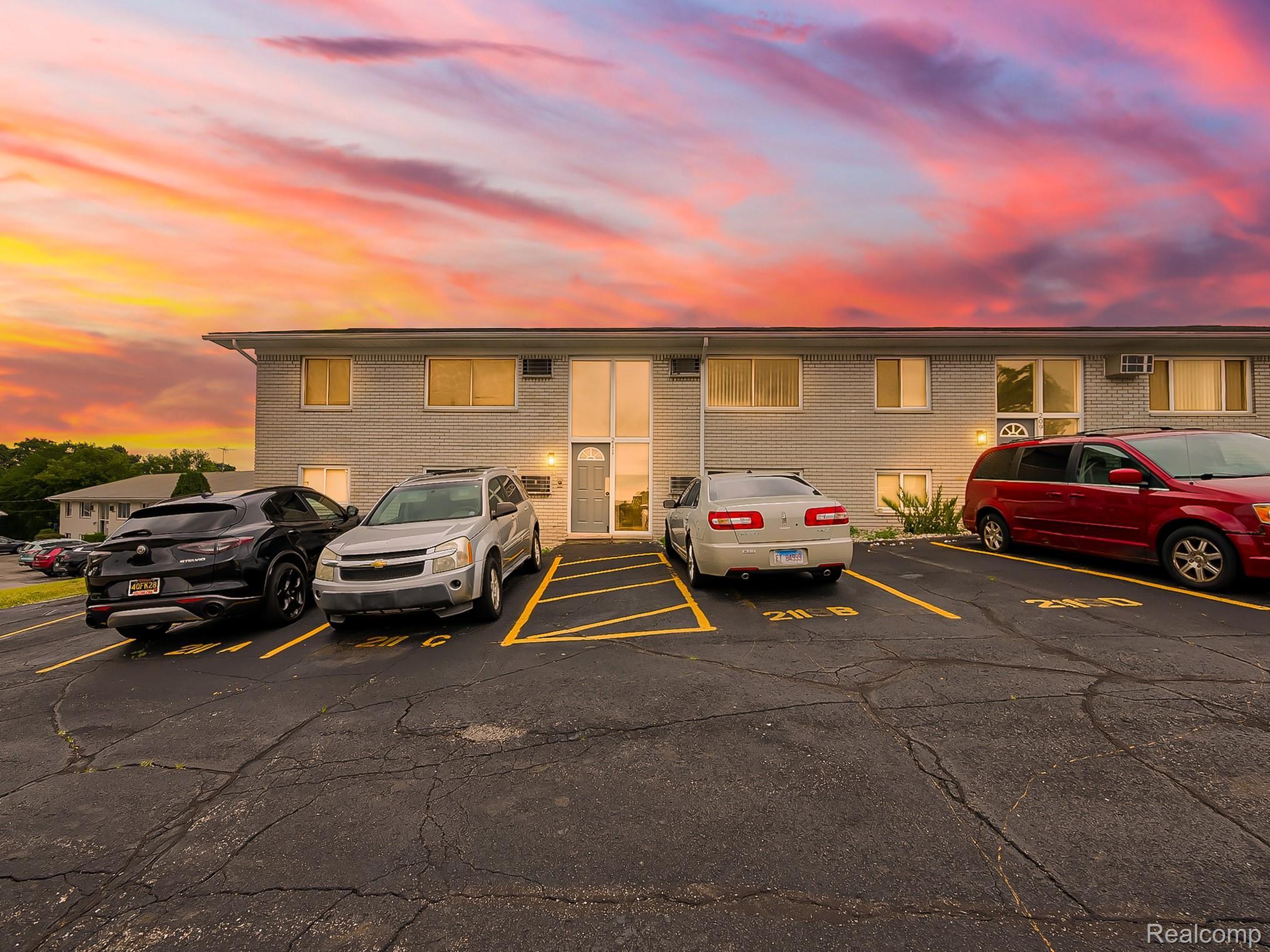 211 Smt Rdg Dr unit D – photo 1