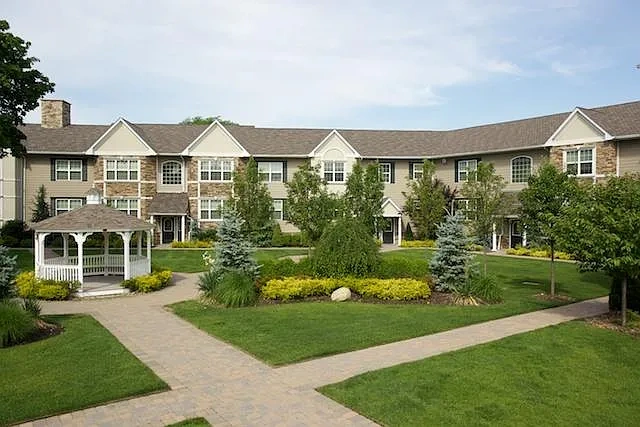 Fairfield Courtyard at Farmingdale – photo 2