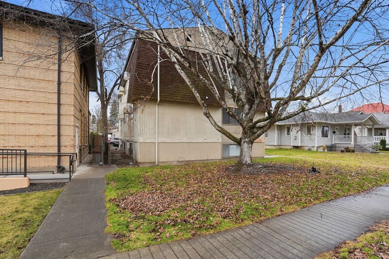 411 E Sinto Ave unit # 201 – photo 2