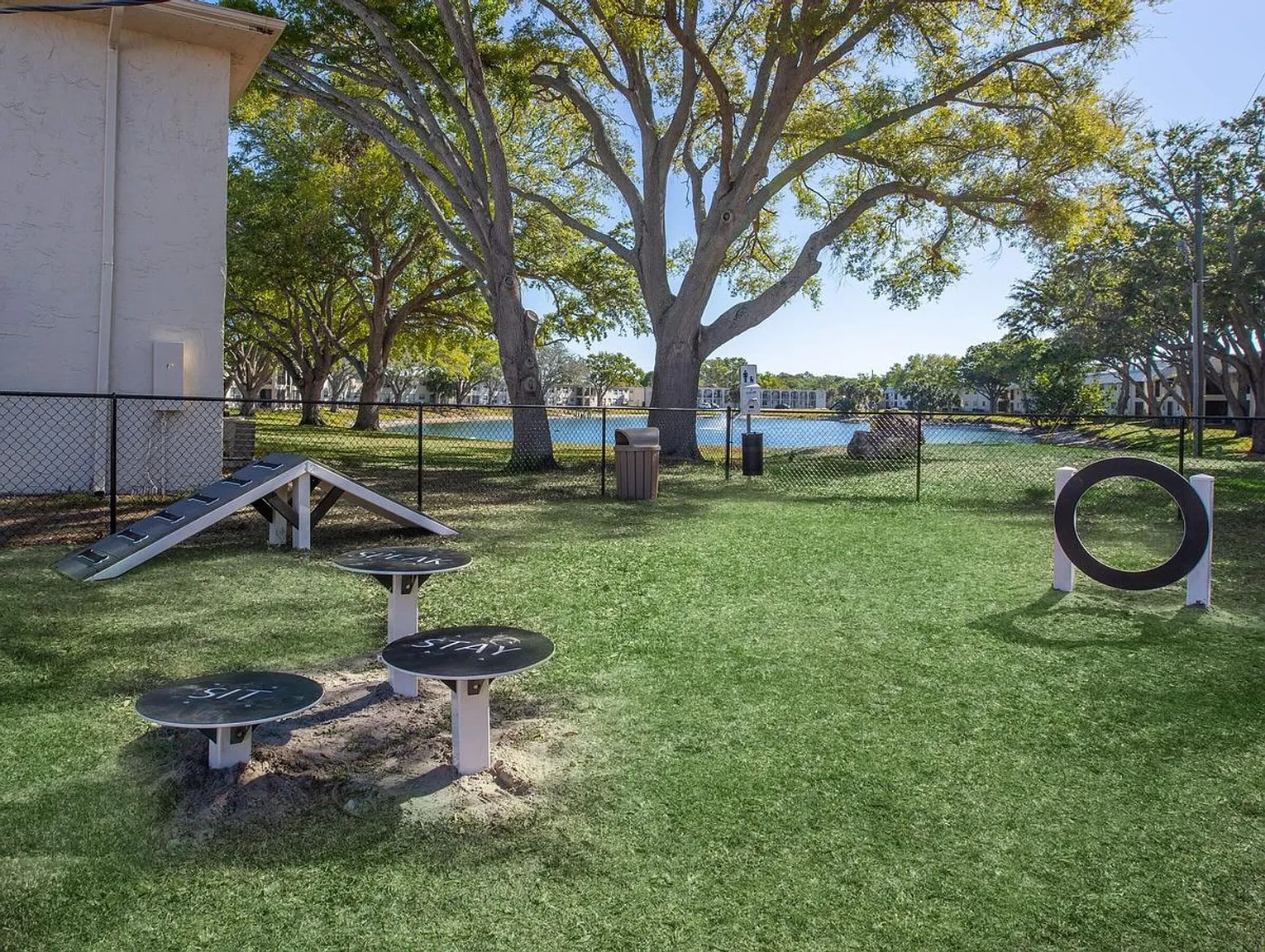 Armature Lake Apartments – photo 1