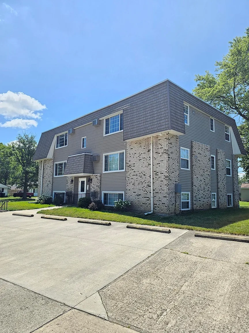 Wesley Court Apartments – photo 2