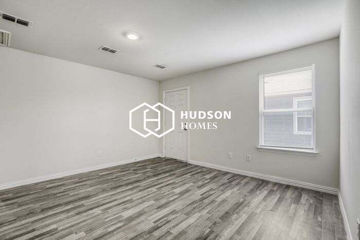 419 County Line Rd unit B – photo 3