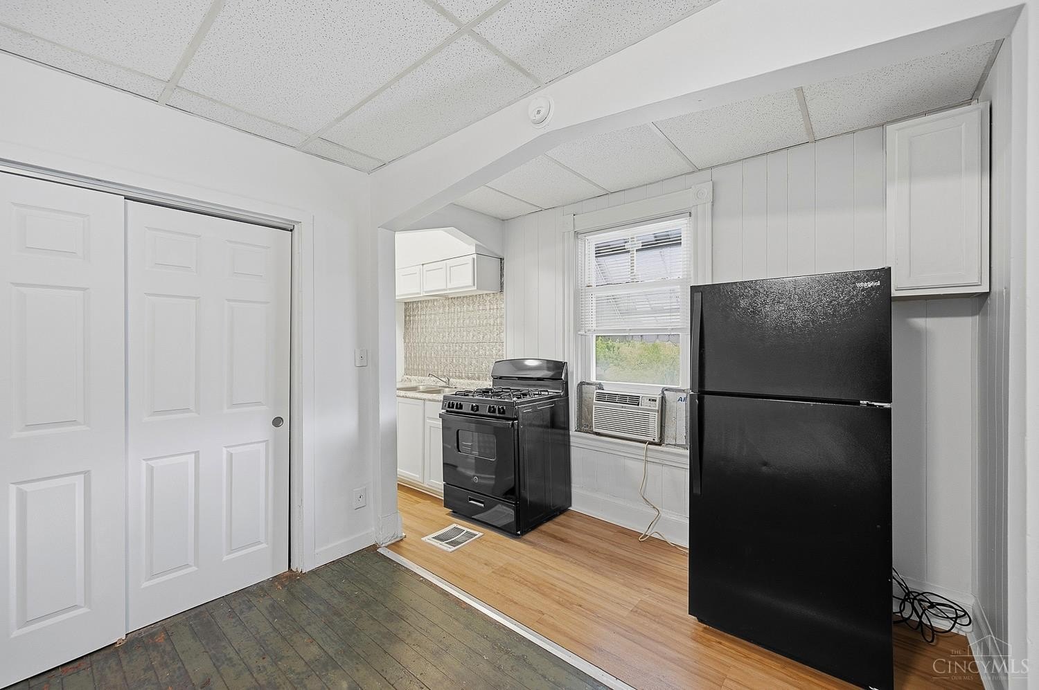2222 Lawn Ave #6 – photo 4