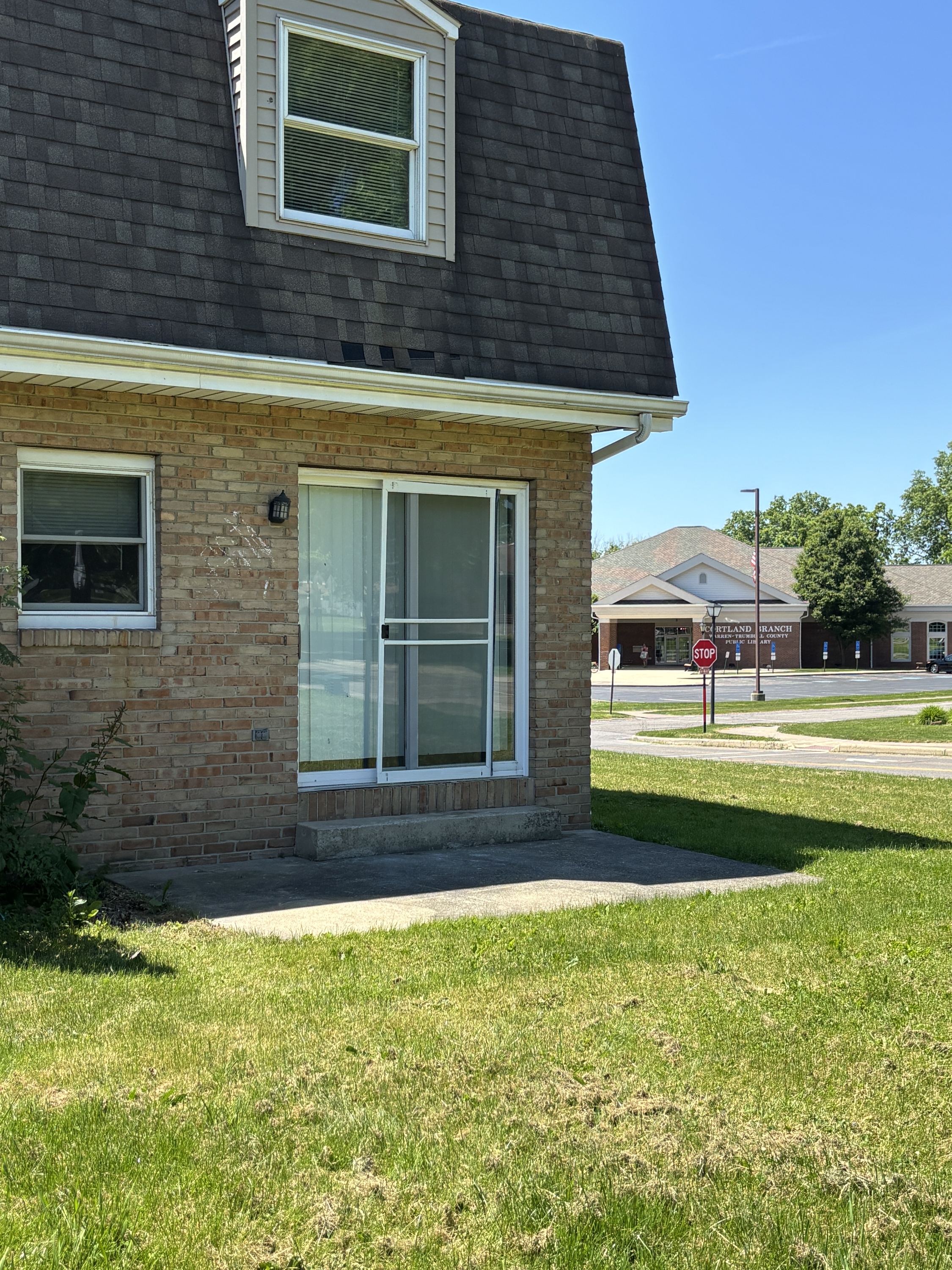 601 Lakeview Dr – photo 2