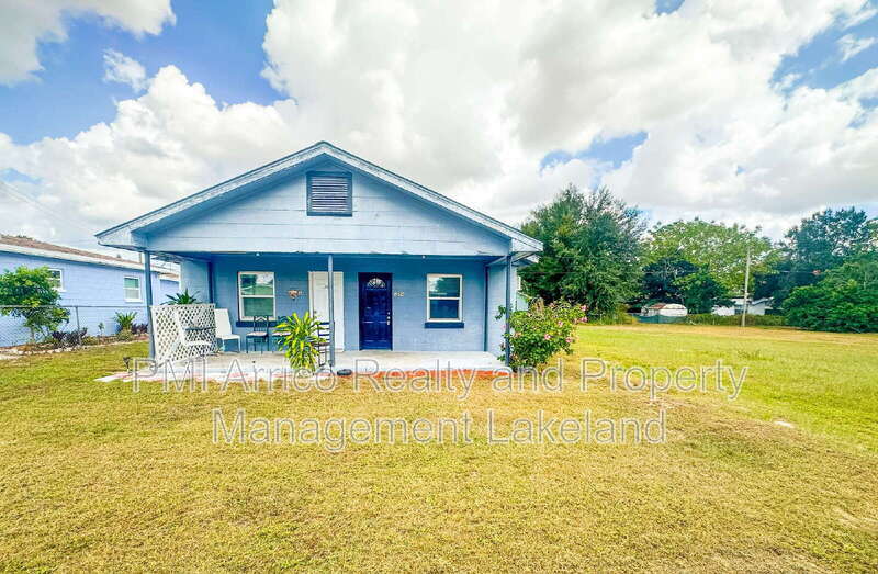324 Pearl St unit 2 – photo 1