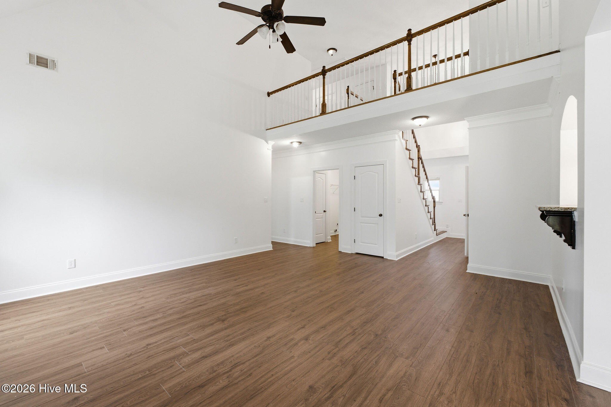 8017 Battle St – photo 3