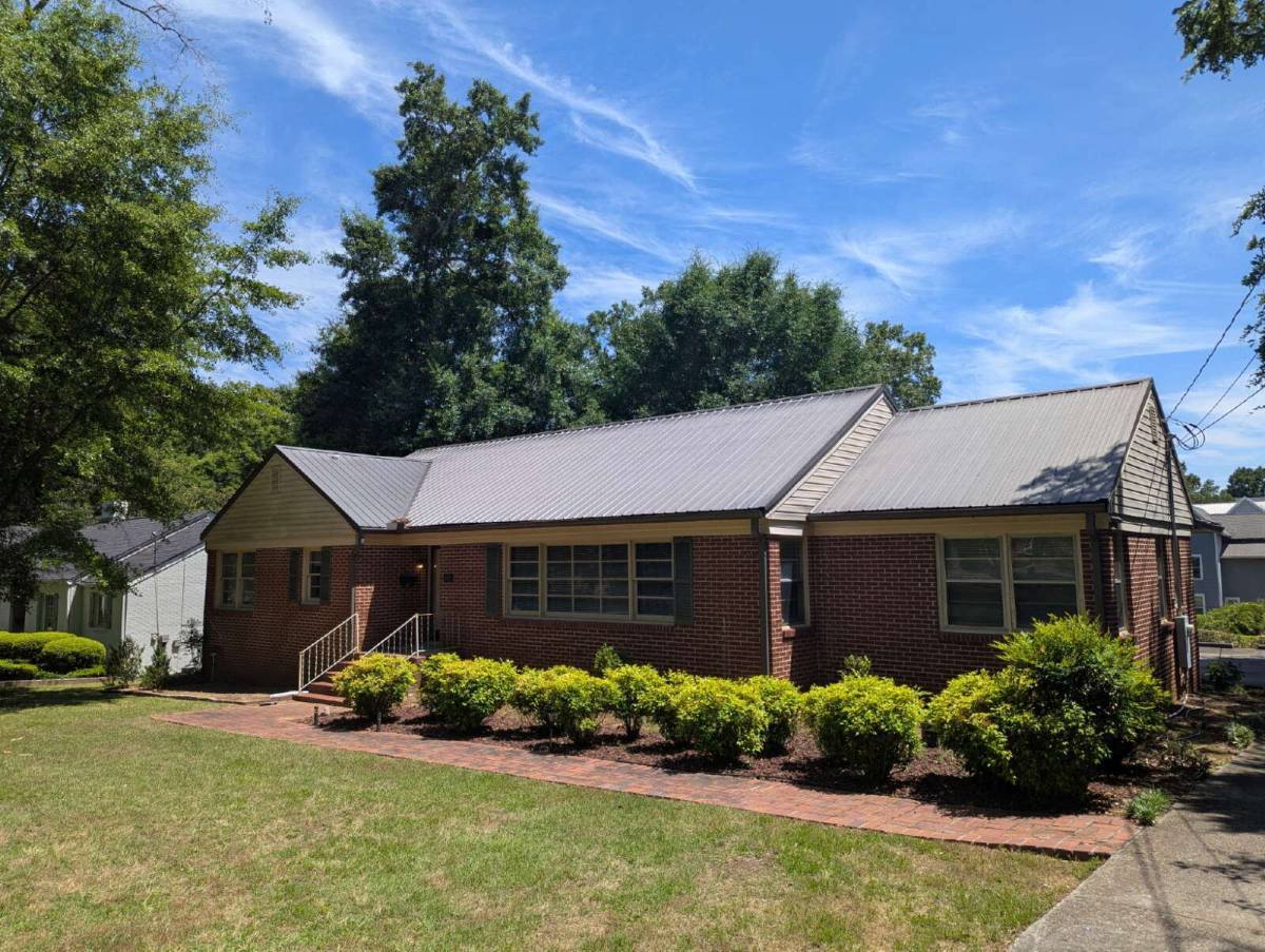 610 W Charlton St – photo 1