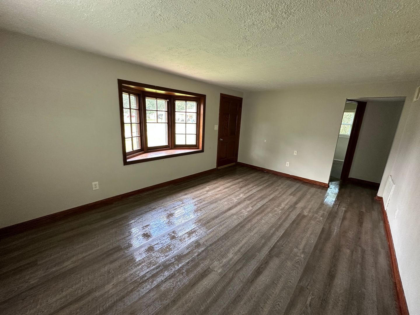 181 N Beverly Ave – photo 4