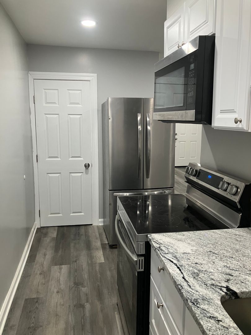 5049 Chalgrove Ave – photo 5