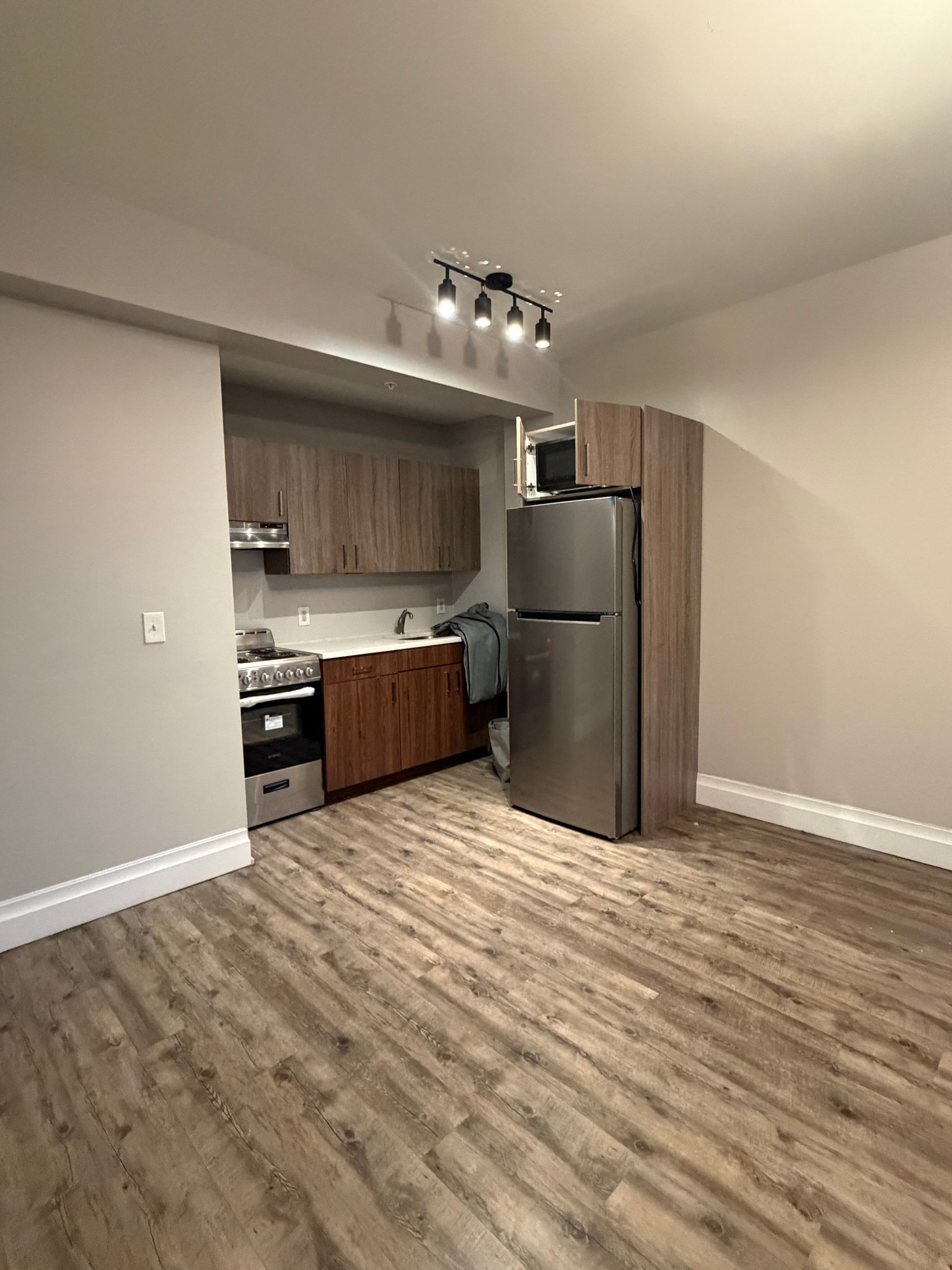 106 N Grove St unit 209 – photo 1