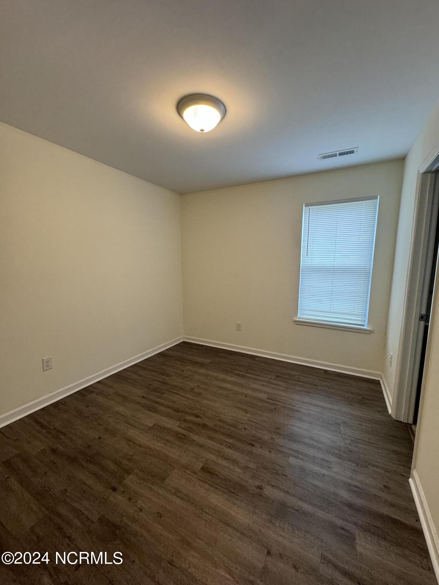 609 N 8th St #B – photo 3