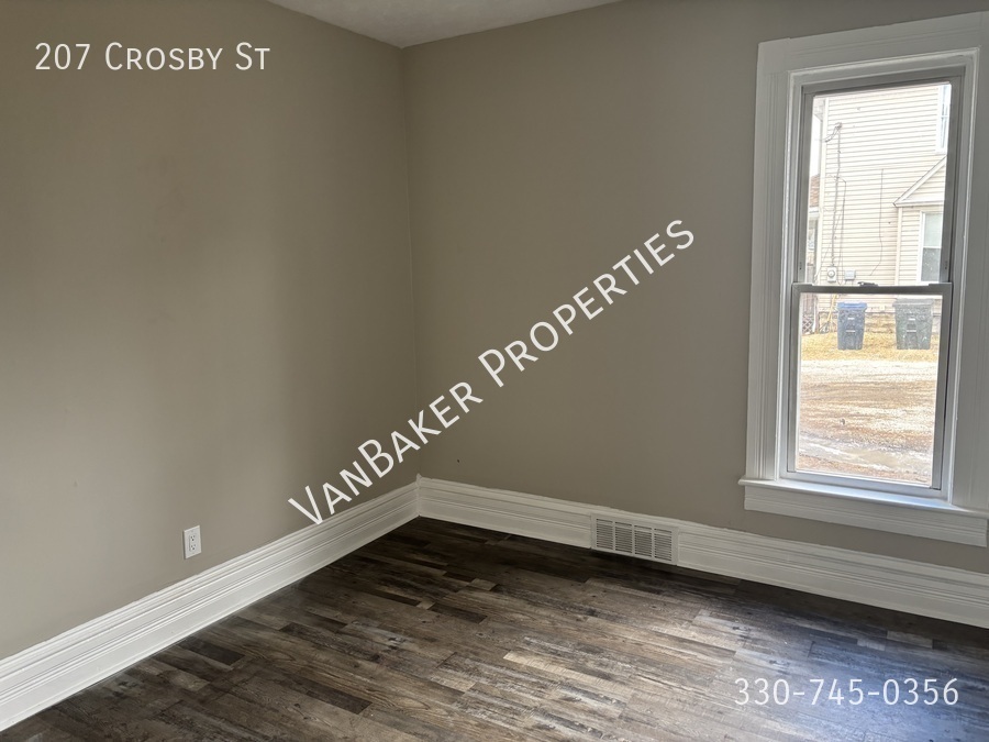 207 Crosby St – photo 4