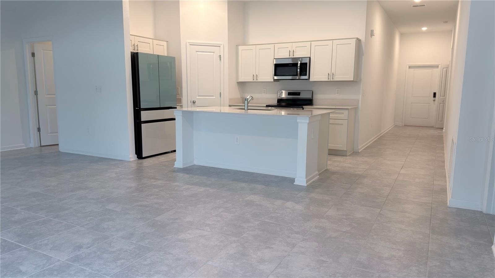 1129 Deepwater Cir – photo 4