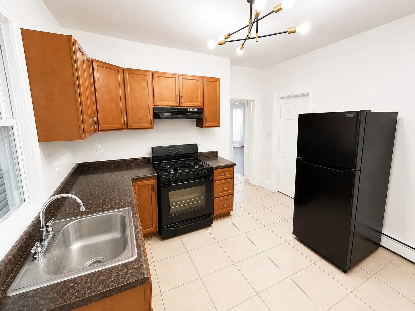 272 S 11th St – photo 4