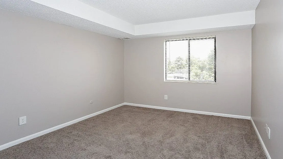 Chimneys Of Oak Creek Apartments – photo 1