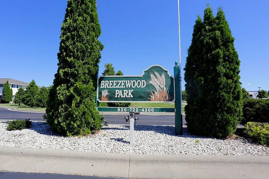 BREEZEWOOD APARTMENTS – photo 4