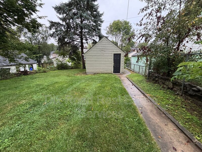 144 Niagara Ave – photo 4