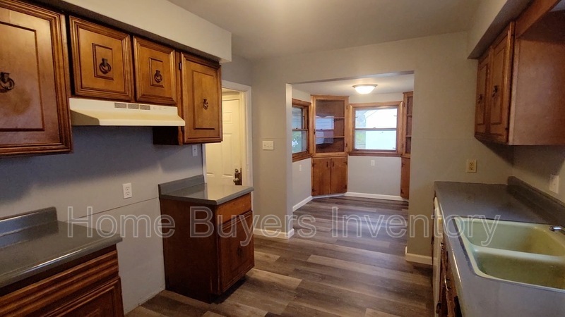 236 Hilton Ave – photo 4