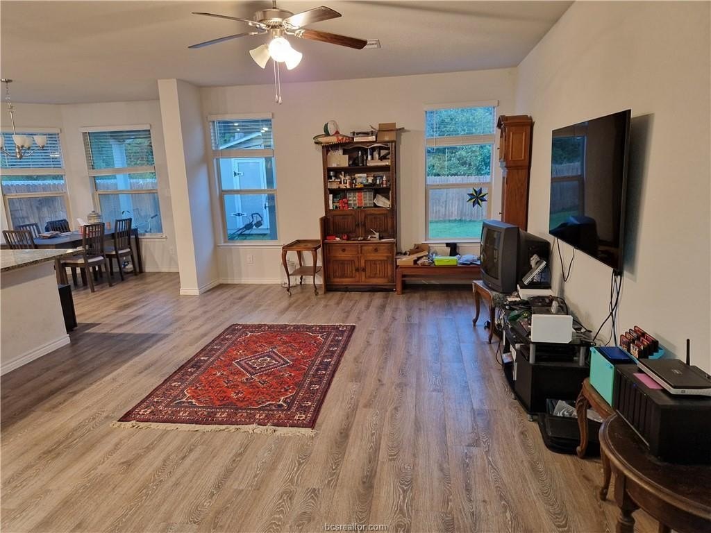 1920 Cartwright St – photo 5
