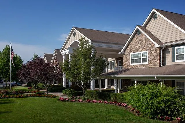 Fairfield Knolls At Sayville - Senior Living – photo 3