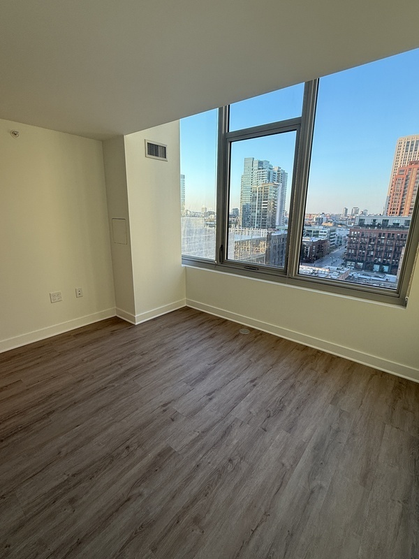 11 N Green St – photo 5