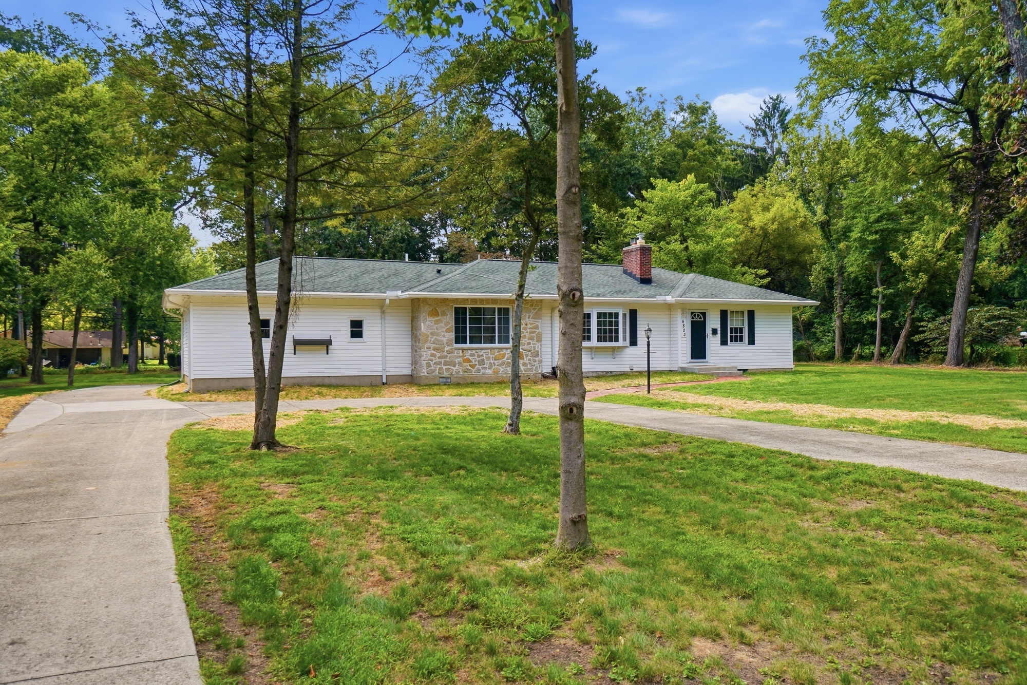 4823 Glenmina Dr – photo 3