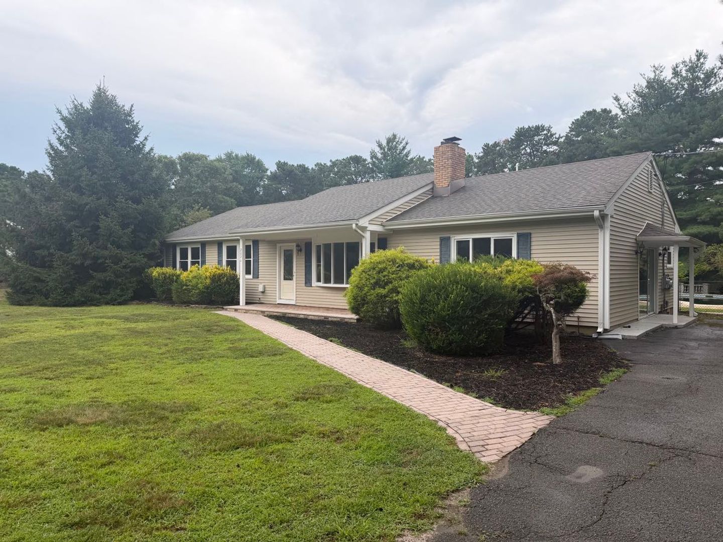 2021 Paterson Ave – photo 1