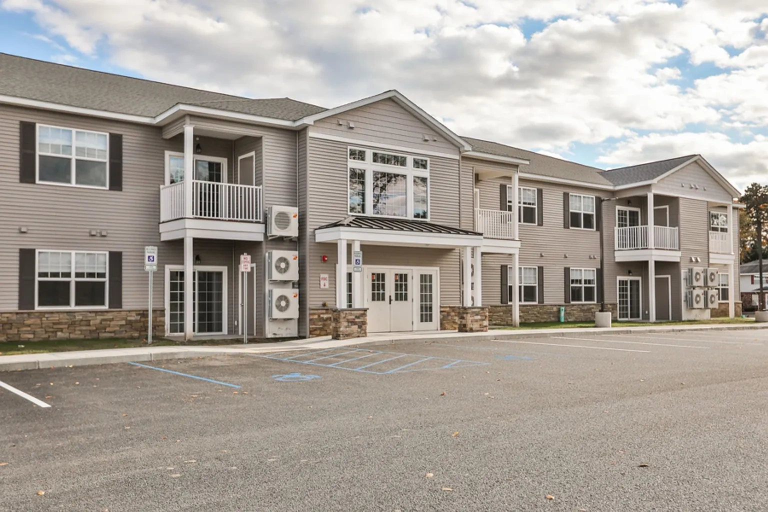 30 Pine Lane Apartments – photo 4