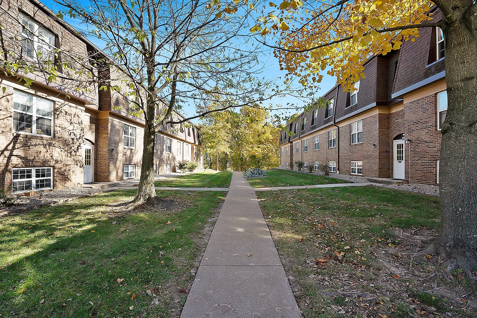400 W Union St – photo 2