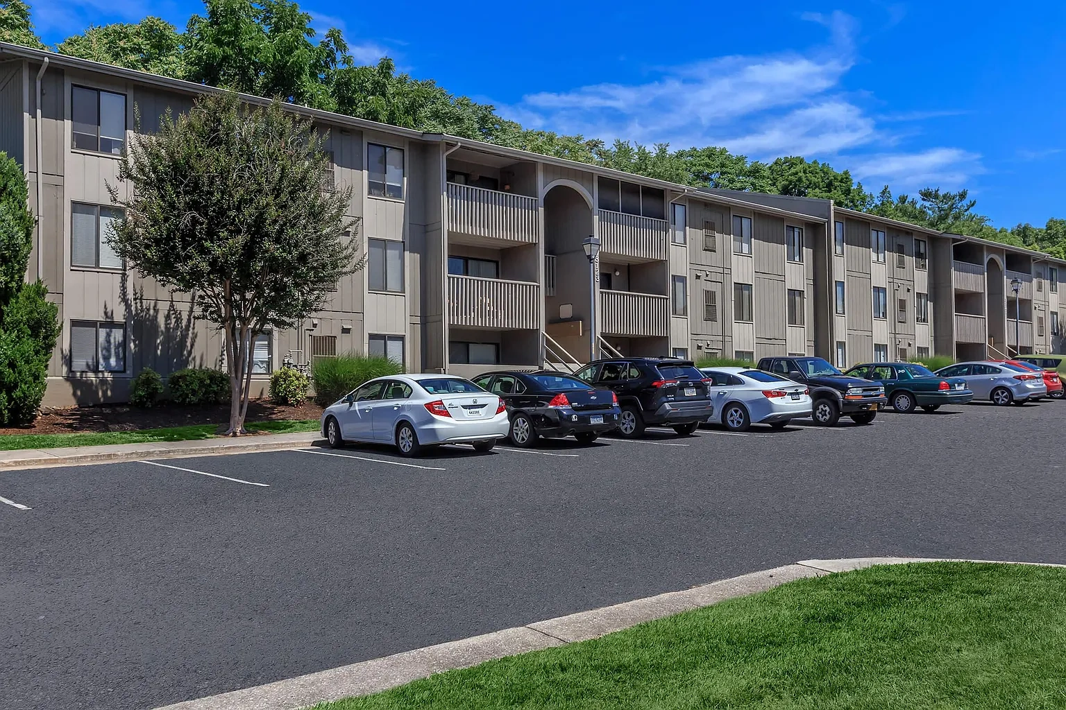 Honeywood Apartments – photo 1