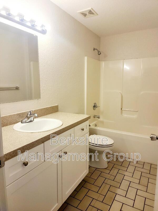 2405 Ave C SW unit B – photo 5
