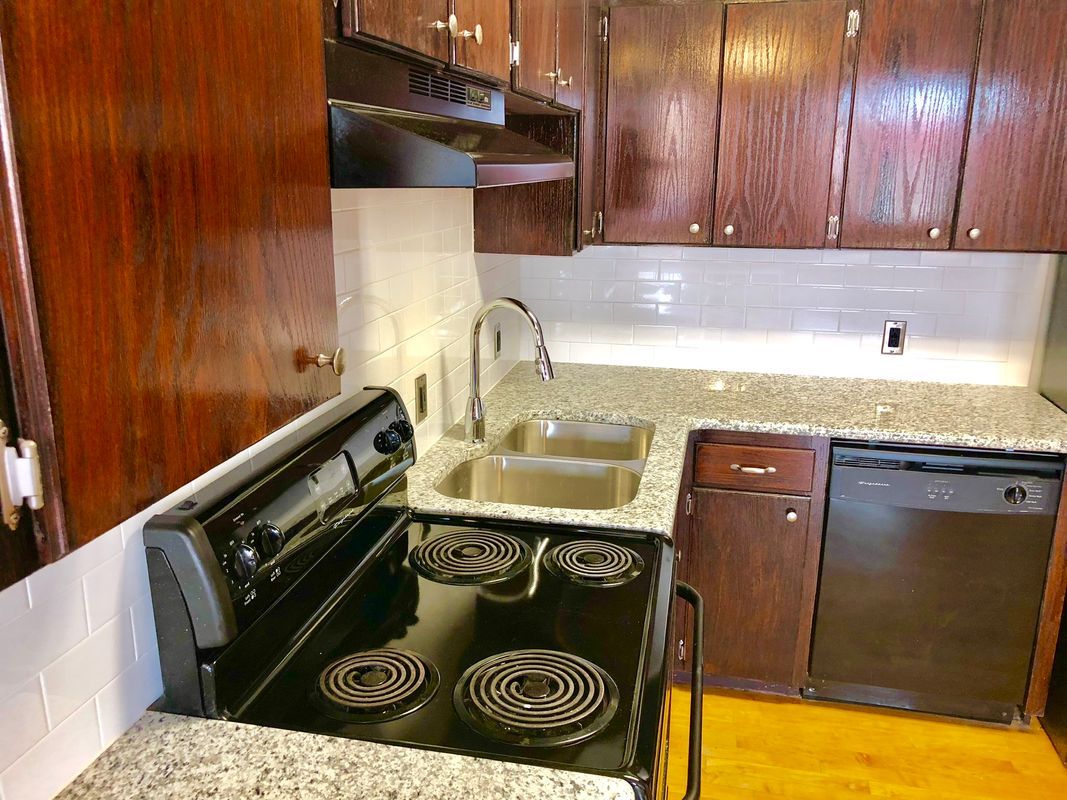 115 E Tyler St unit 102 – photo 4