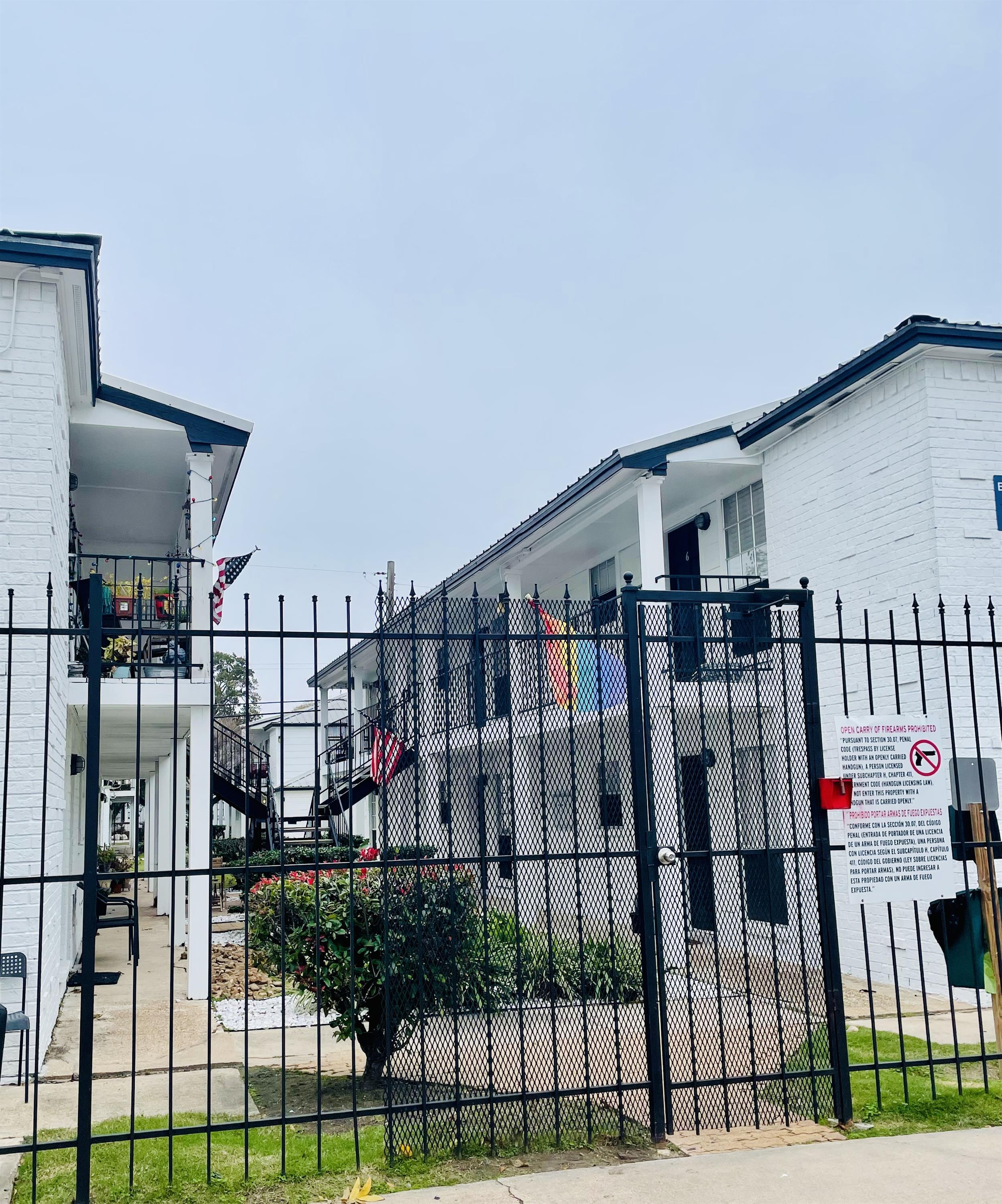 303 E 9th St unit 13 – photo 1