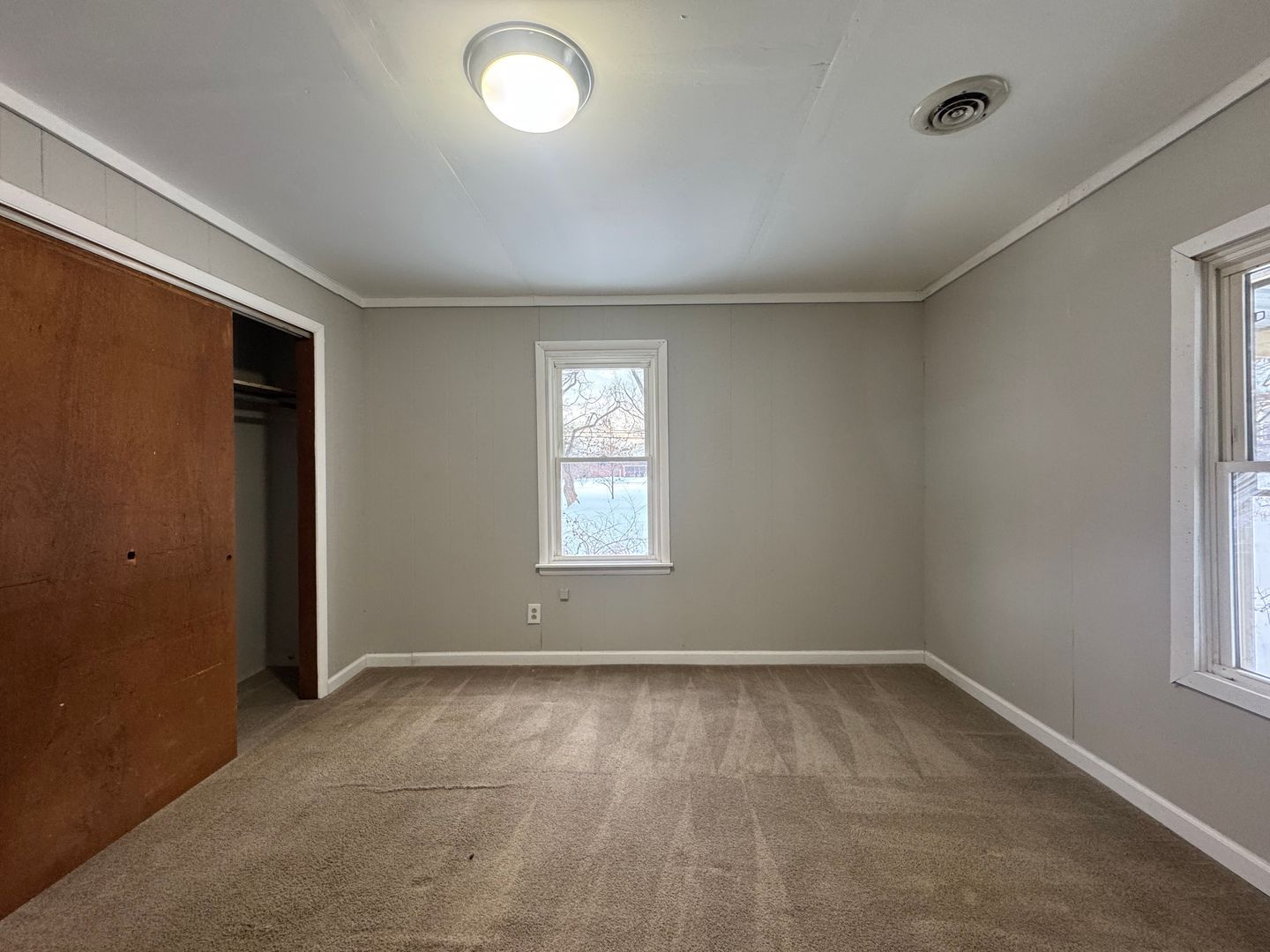 207 E Oak St – photo 4